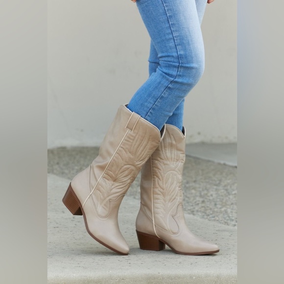 Mountain Fever Mid-Calf Cowboy Boots in Taupe - Picture 4 of 7